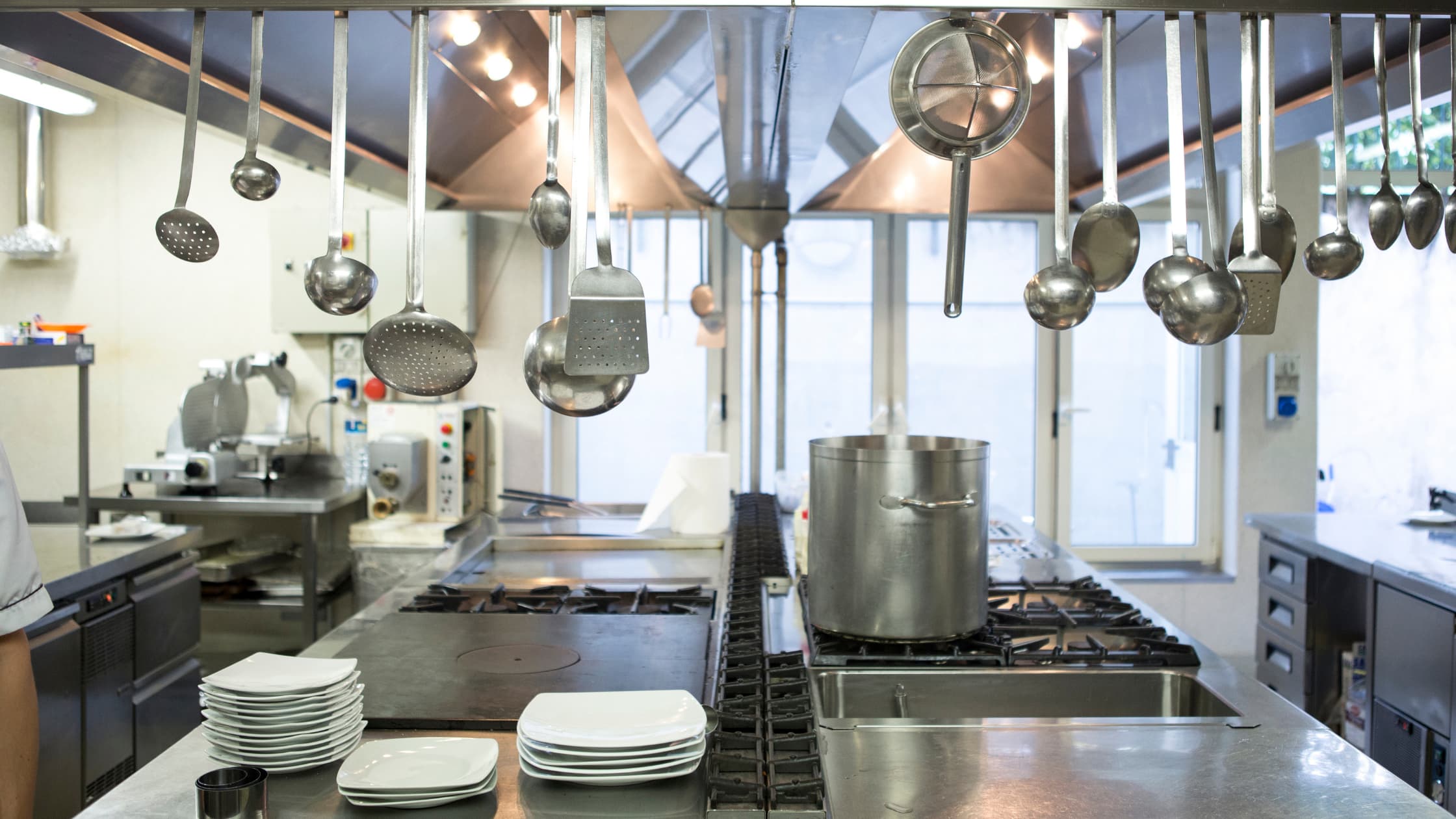Best-Price-Restaurant-and-Kitchen-Supplies:-A-Complete-Buying-Guide-for-Food-Businesses